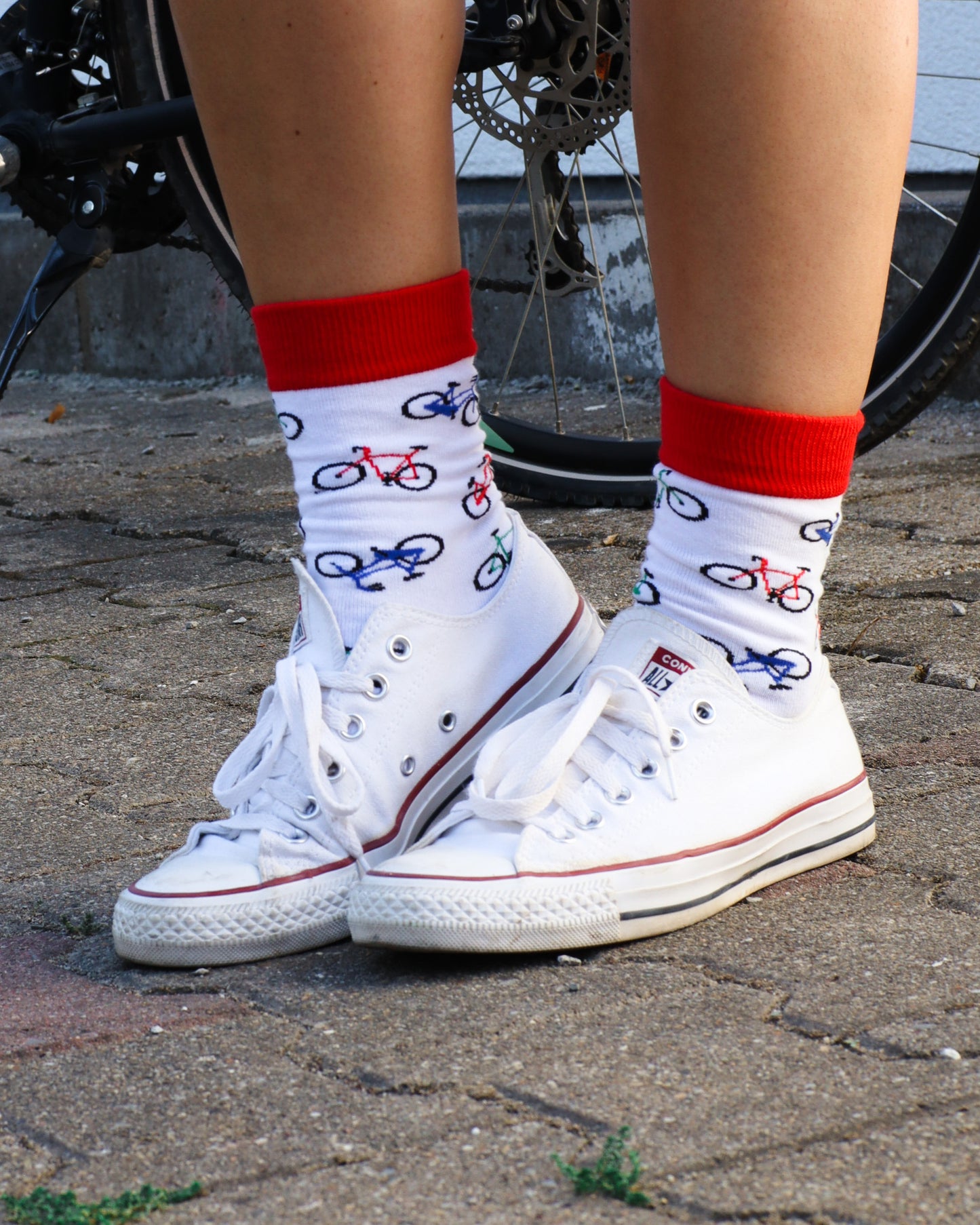 Fahrrad Socken in rot blau grün weiß lustig Freizeit